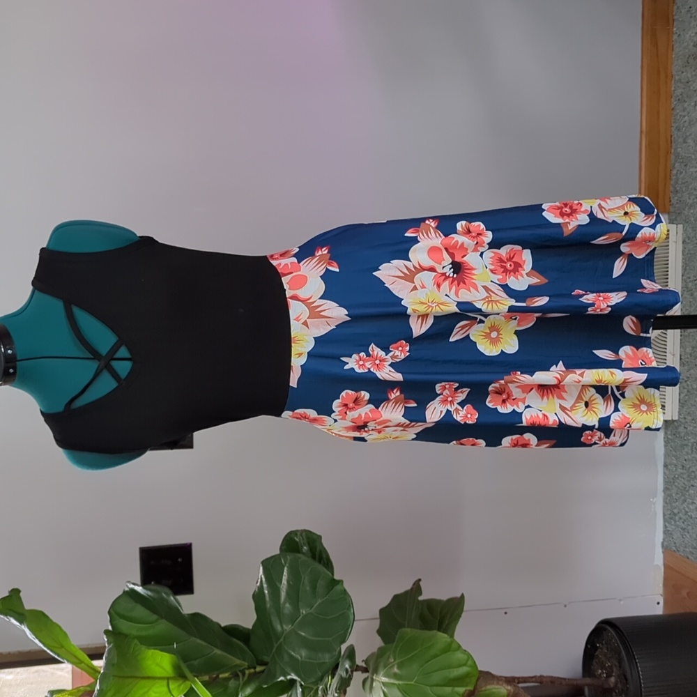 Moyabo V-neck Crisscross Tank Tropical Dress Size Large NWT
